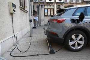 Ne tik gyventojai, bet ir valdininkai neišsisuks nuo elektromobilių: „Valstybės institucijos turi rodyti pavyzdį“