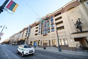 Seimo viešbučio neapleidžia problemos: kilus šurmuliui dėl neatskleistos informacijos siūlo jame gyventi tik neturintiems NT aplink Vilnių