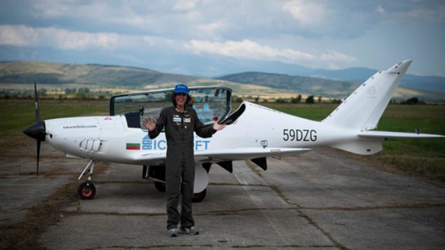 17-metis lengvuoju lėktuvu apskriejęs Žemės rutulį pasiekė pasaulio rekordą: teko susidurti su virtine iššūkių