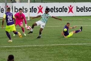 Kelią į Europos lygą uždarė ir teisėjo sprendimas: įvarčių fiestą surengusiam „Žalgiriui“ trūko nedaug, bet priešakyje – Konferencijų lyga