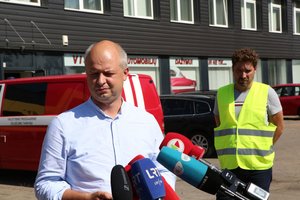 Po didžiulio gaisro Kaune – aštrūs ministro kirčiai atliekų tvarkytojams: „Padaryti akivaizdūs pažeidimai“