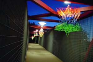 Vilniuje pradingo pėsčiųjų tilto puošmena: pagalbos prašo visų vilniečių