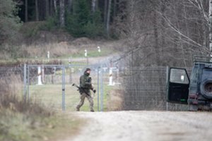 Fizinio barjero statybos pasienyje beveik baigtos, tačiau migrantų srautai išaugo: VSAT atstovas paaiškino, kodėl