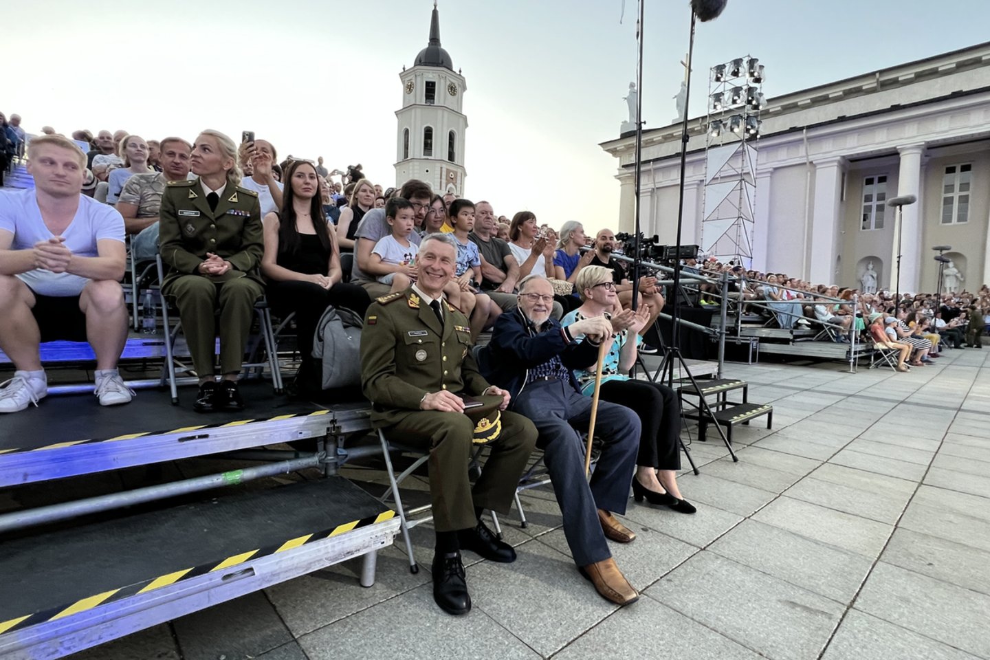  Vilniaus Gedimino prospektu pražygiavo karinių orkestrų paradas „Military Tattoo“.<br> V.Ščiavinsko nuotr.