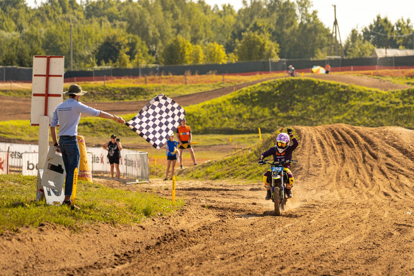 Visą savaitgalį Aleksandrijos trasoje, Betsafe Lietuvos motokroso čempionato IV-ąjame etape, nerimo motociklų variklių gausmas.<br>A. Knezio nuotr.