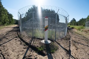 Pasienyje su Baltarusija baigtas statyti fizinis barjeras