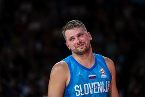 L. Dončičiaus atsipalaidavimas – prieš rungtynes su Vokietija mėgavosi cigaretėmis ir kola