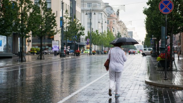 Paskutinė vasaros diena nedžiugins: vyraus lietingi ir vėjuoti orai