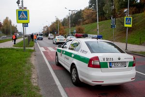 Po atostogų į didmiesčius sugrįžta automobilių srautai: kaip apsisaugoti nuo avarijų