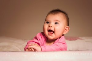 Kaip vaikai mokosi kalbėti? Mokyklinės psichologijos specialistės įvardijo raidos etapus