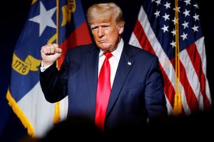Pareigūnai: D. Trumpas tikriausiai slėpė dokumentus siekdamas trukdyti tyrimui
