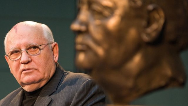 M. Gorbačiovo mirtis kariaujantiems ukrainiečiams ir rusams atnešė skirtingas emocijas: vieni džiūgauja, kiti gaili