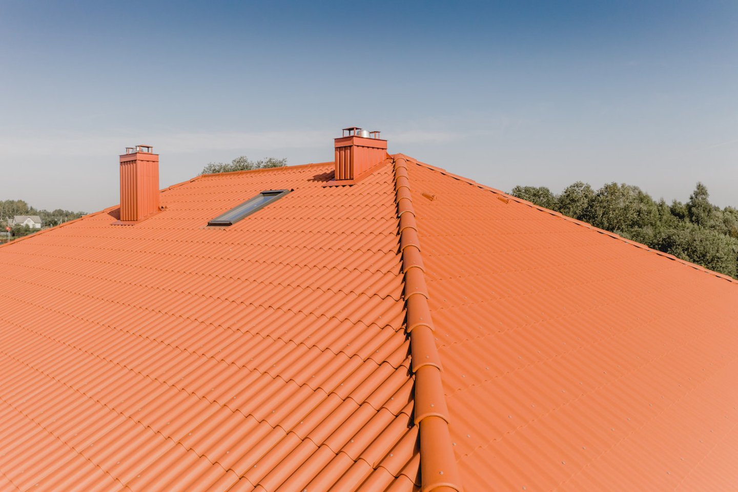 Ruošiantis dengti stogą, būtina įvertinti kiekvienos dangos pliusus ir minusus bei tinkamumą namui.