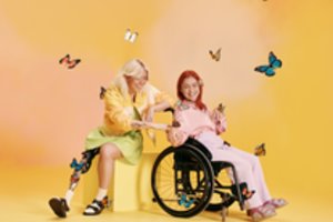 „Camelia“ pristatė naują vaizdo klipą – siekia atkreipti visuomenės dėmesį į žmones su negalia ir mažinti jų patiriamą atskirtį