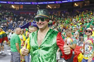 Rinktinė turės šeštą žaidėją: sirgaliai iš Lietuvos uždominavo Kelno areną