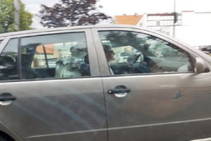 Nustebino ir visko mačiusius pareigūnus: Statybų inspekcija parduoda automobilius su įstaigos lipdukais