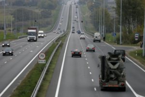 Lietuvoje pradėta diegti nauja vairuotojų informavimo įranga: mirksės viena ar daugiau raudonos spalvos lempučių