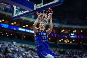 Įspūdingas krepšinio spektaklis Prahoje: Suomijos nuo nesėkmės neišgelbėjo net NBA žvaigždės šou