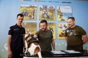 Mokslo metų pradžia – su V. Zelenskiu ir Patronu: garsusis šuo nuo šiol turi savo pašto ženklus