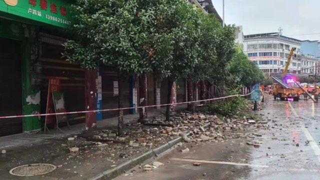 Kinijai smogė 6,6 balo žemės drebėjimas: skaičiuojama per dvidešimt aukų