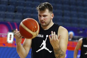 Luka Dončičius kritikavo „Eurobasket 2022“ tvarkaraštį: „Gali būti daugiau traumų – klubai nebus patenkinti“