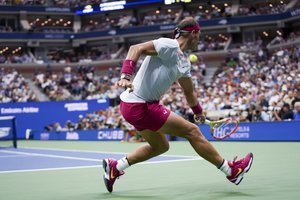 Rafaelis Nadalis netikėtai suklupo Niujorke – pralaimėjo „US Open“ aštuntfinalyje