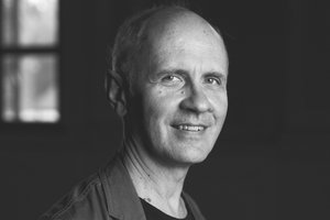 Per jubiliejaus slenkstį neįprastu kūrybos triptiku žengiantis Šarūnas Nakas: „Nupurtau meno formas nuo apnašų lyg parazitų“