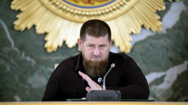 R. Kadyrovas apsigalvojo ir lieka poste: sieks rekordo tapti ilgiausiai valdančiu lyderiu