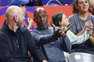 Bosnių žvaigždė Kelne sulaukė ypatingo svečio: NBA čempionas tiki „juodojo arkliuko“ sėkme