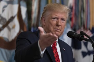 „The Washington Post“: per kratą D. Trumpo viloje rasta slaptų dokumentų apie kitos šalies branduolinius ginklus