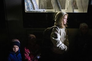 JT: esama įrodymų, kad Rusija prievarta išsiveža ukrainiečių vaikus