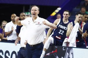 Įsiutęs prancūzų treneris V. Collet į miltus sumalė FIBA teisėjų darbą: „Tai neįmanoma“
