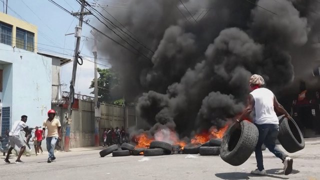 Augantis nusikalstamumas ir infliacija sukėlė įtūžį: Haičio gyventojai ėmėsi protesto veiksmų