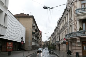 Kartais padidėjus sąskaitoms už elektrą, miestai vietinius palieka tamsoje, išjungia fontanus, įdarbina saulę