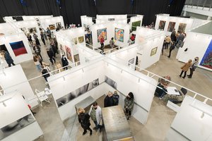 „ArtVilnius’22“ kviečia įsigyti ukrainiečių kūrinių, mugės programoje – 70 galerijų iš 18 pasaulio šalių