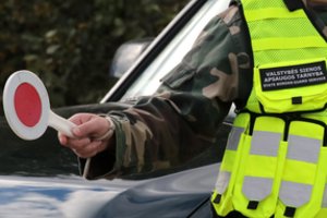 Pasienyje su Baltarusija į Lietuvą neįleisti 122 migrantai