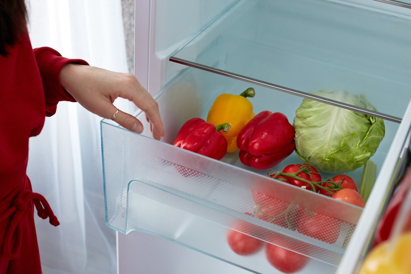 Šaldytuvas – ne visoms daržovėms tinkama vieta.<br> 123rf nuotr.