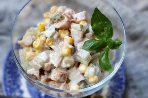 Rūkytos vištienos mišrainė: močiutės receptas, kuriuo norisi dalintis