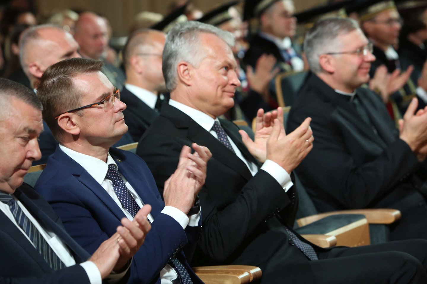  Prezidentas G.Nausėda (centre).<br> M.Patašiaus nuotr.