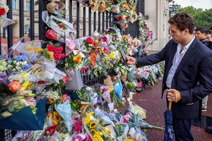 Prasideda karališkasis gedulas: paviešintas Charleso III prašymas