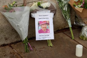 JK laikraščiai rašo apie liūdesį mirus karalienei