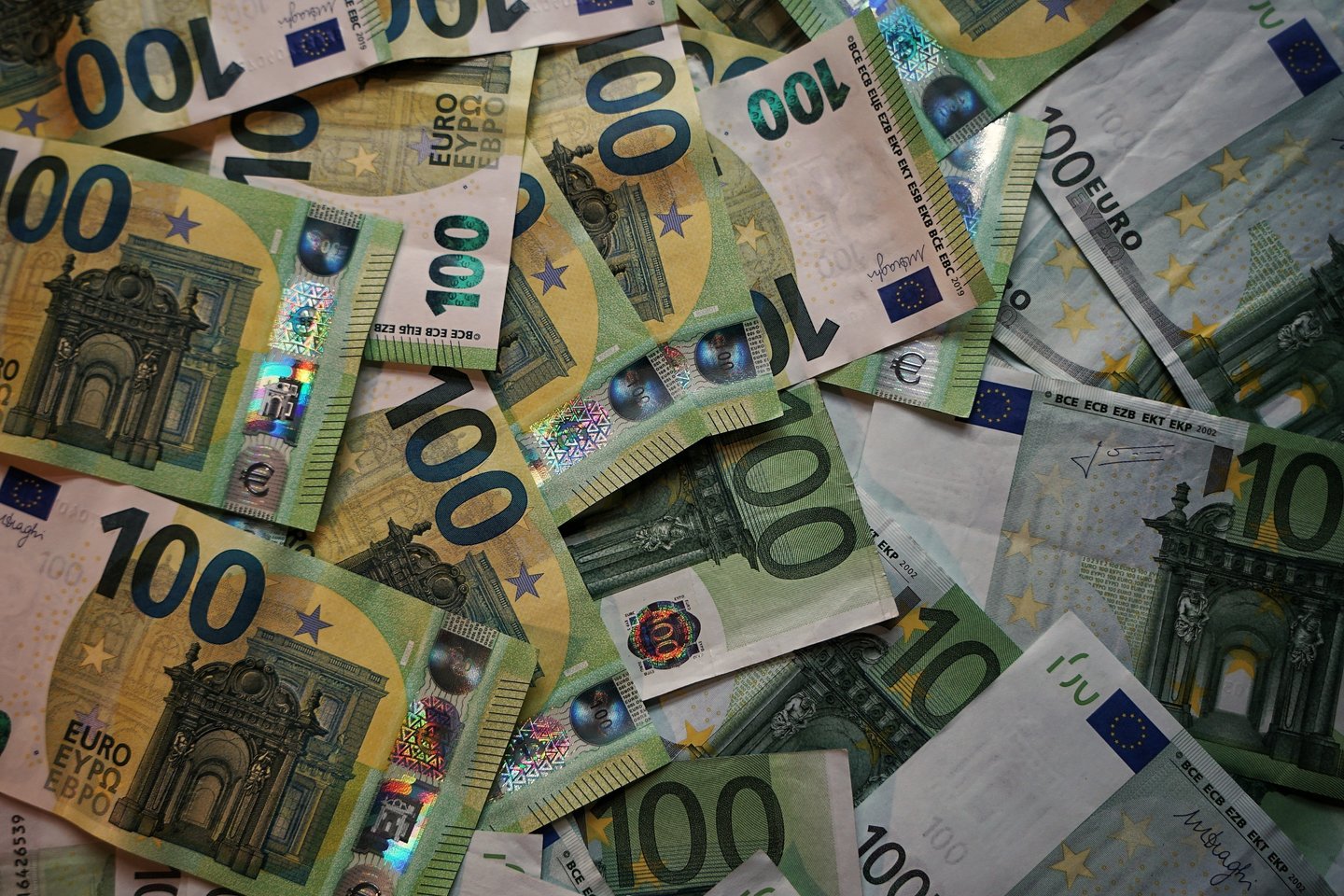 ES pasiekė politinį sutarimą dėl 5 mlrd. eurų paramos Ukrainai.