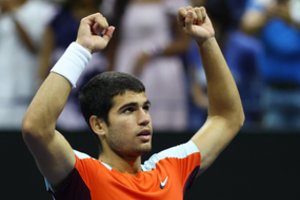 Dramatišką pusfinalio mūšį laimėjęs C. Alcarazas prasibrovė į „US Open“ finalą