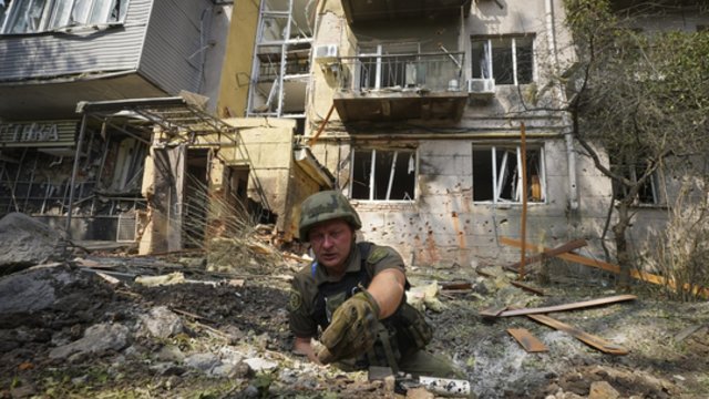 Ukrainos kariai pamažu perima naujų gyvenviečių kontrolę: šalis iš Rusijos atkovojo 30 vietovių