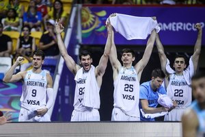 Amerikos krepšinio taurės turnyre – JAV pralaimėjimas pusfinalyje: Argentiną į priekį vedė G. Deckas