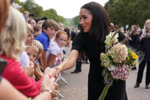 Vindzore pasirodžiusią Meghan Markle su šypsenomis sutiko ne visi