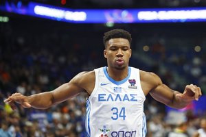 Čekų spaudimą atlaikę graikai paskutinieji įšoko į „Eurobasket“ ketvirtfinalio traukinį