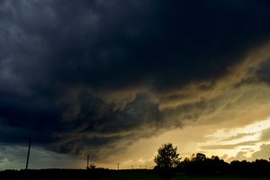 Sinoptikai žada lietų visoje Lietuvoje: po žvarbaus pirmadienio temperatūra kils iki 21 laipsnio 