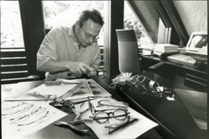 Kaip akinių nešiotojų Robinas Hudas gelbėjo pasaulį nuo patyčių