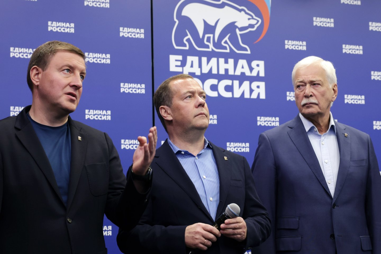 ​Pirmus po invazijos į Ukrainą vietos rinkimus Rusijoje, kaip ir tikėtasi, laimėjo Kremliaus remiami kandidatai, pranešė valstybinės naujienų agentūros.<br>AP/Scanpix nuotr.